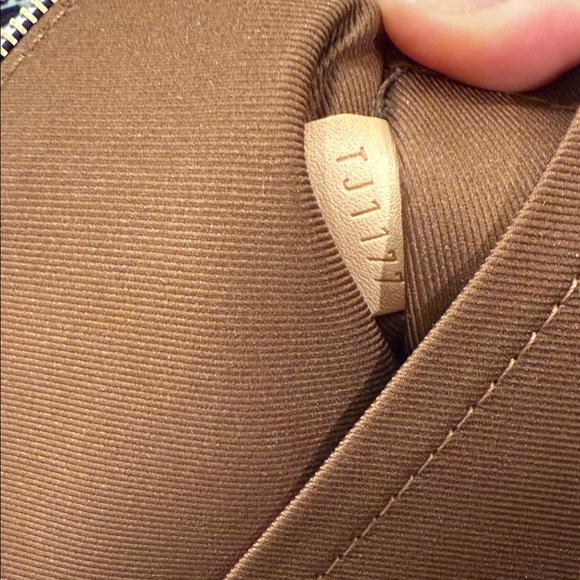 Louis Vuitton clutch - Picture 12 of 13